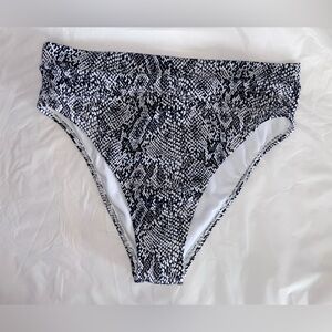 Women’s/Juniors Snake Skin Print, Swimsuit Bottoms - Size: XL